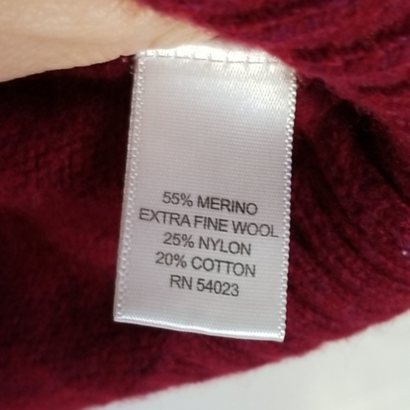 Banana Republic Merino Wool Crew Sweater - Picture 8 of 9